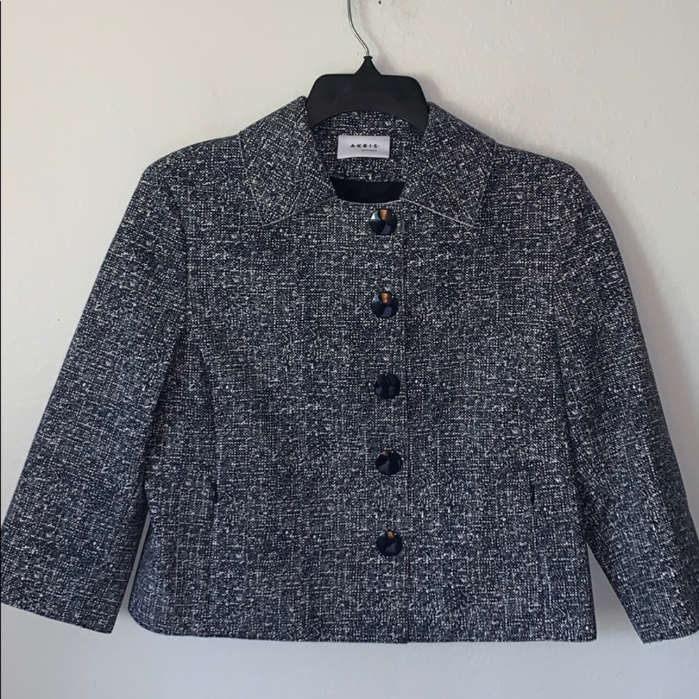 Women's Gray Textured Button-Front Jacket - Picture 4 of 16